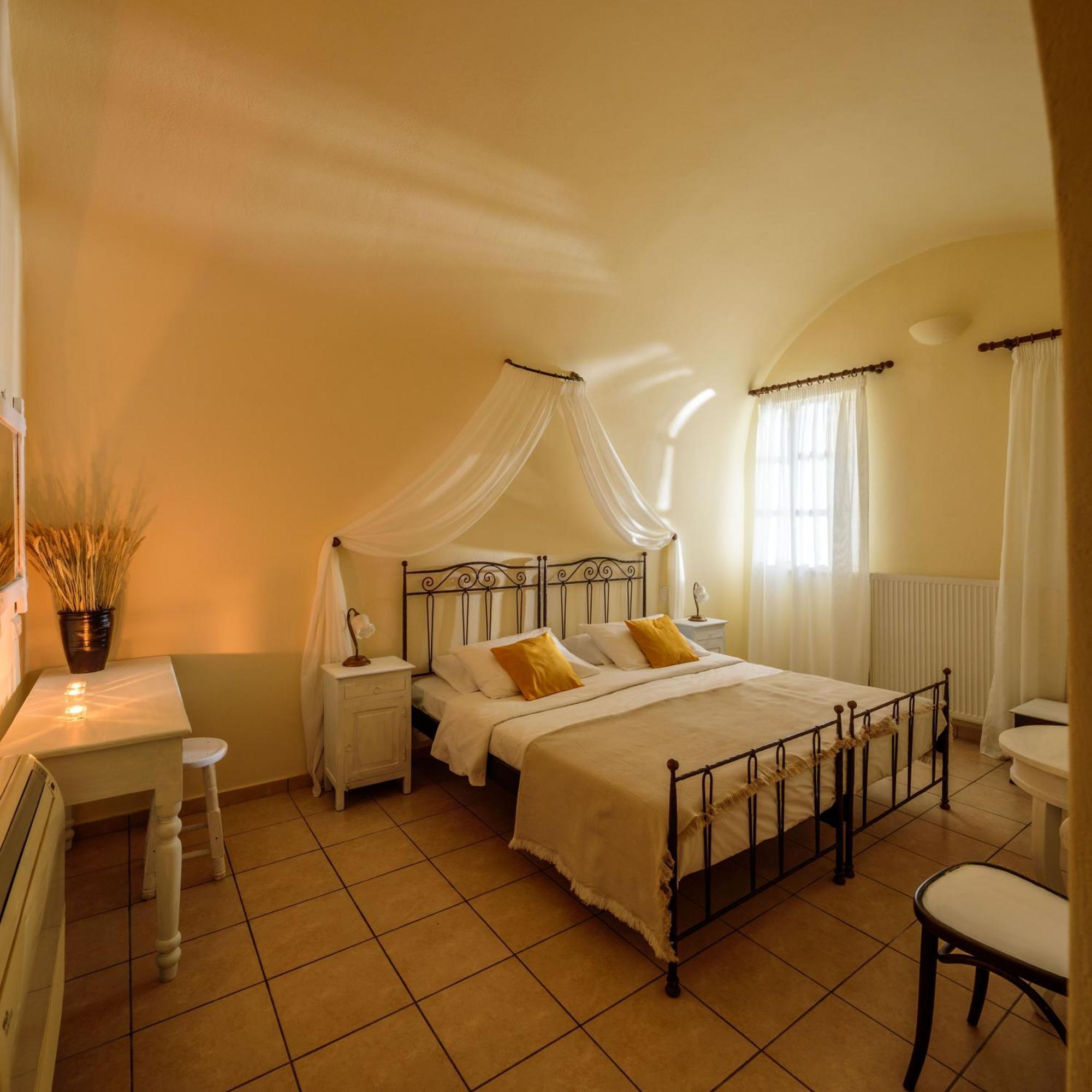 Ikio Concept Santorini Hotel Pyrgos Kallistis Exterior photo